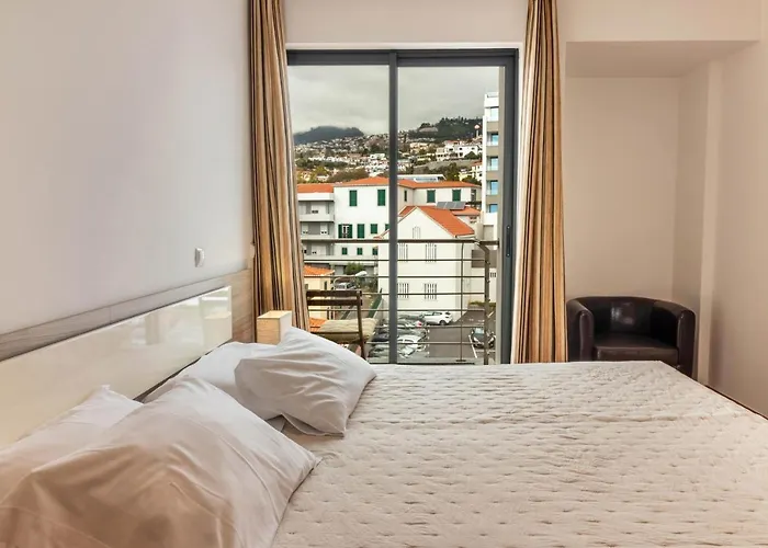 Anadia Atrium R * Funchal (Madeira)