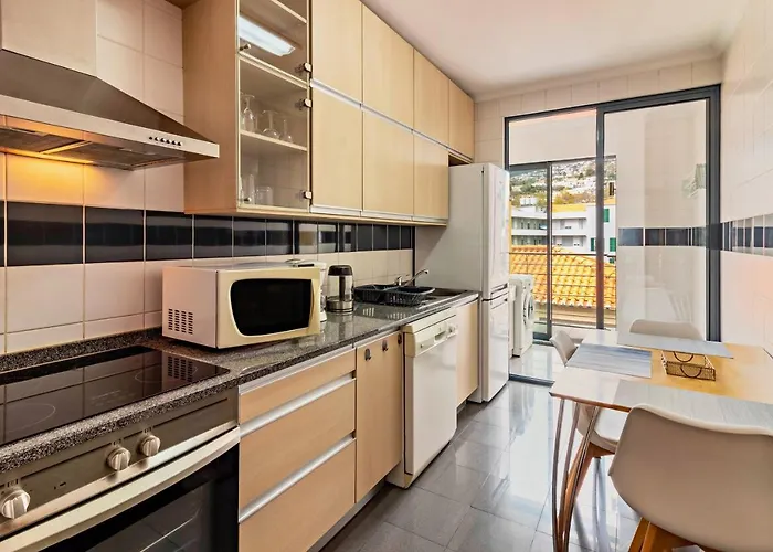 Anadia Atrium R * Funchal (Madeira)